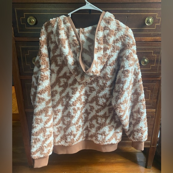 PINK Victoria's Secret Oversized Sherpa Hoodie - Picture 5 of 11